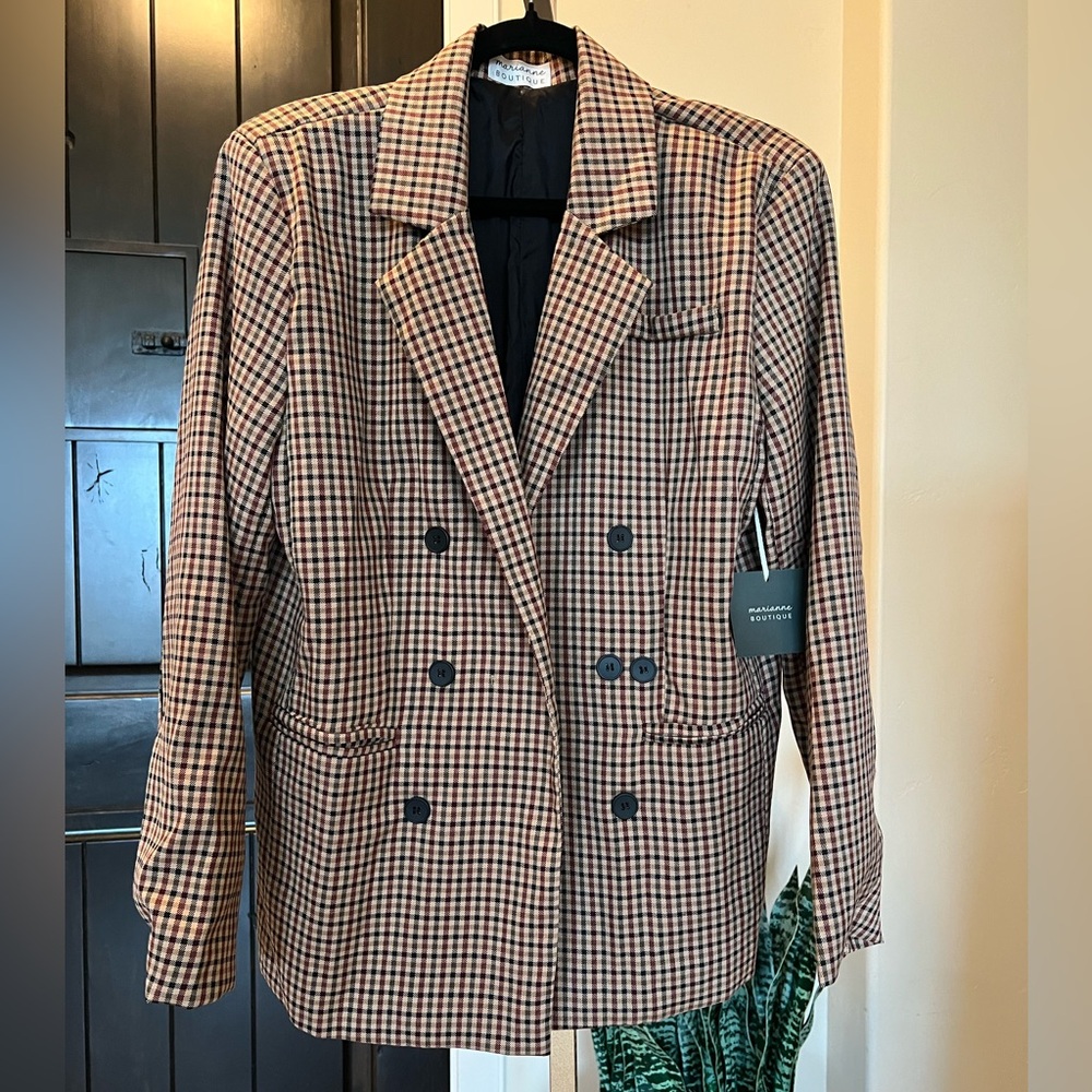 Stylish Tan and Black Checkered Blazer